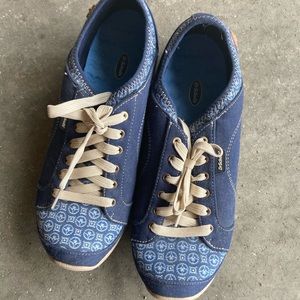 Women’s Dr. Scholl’s sneakers